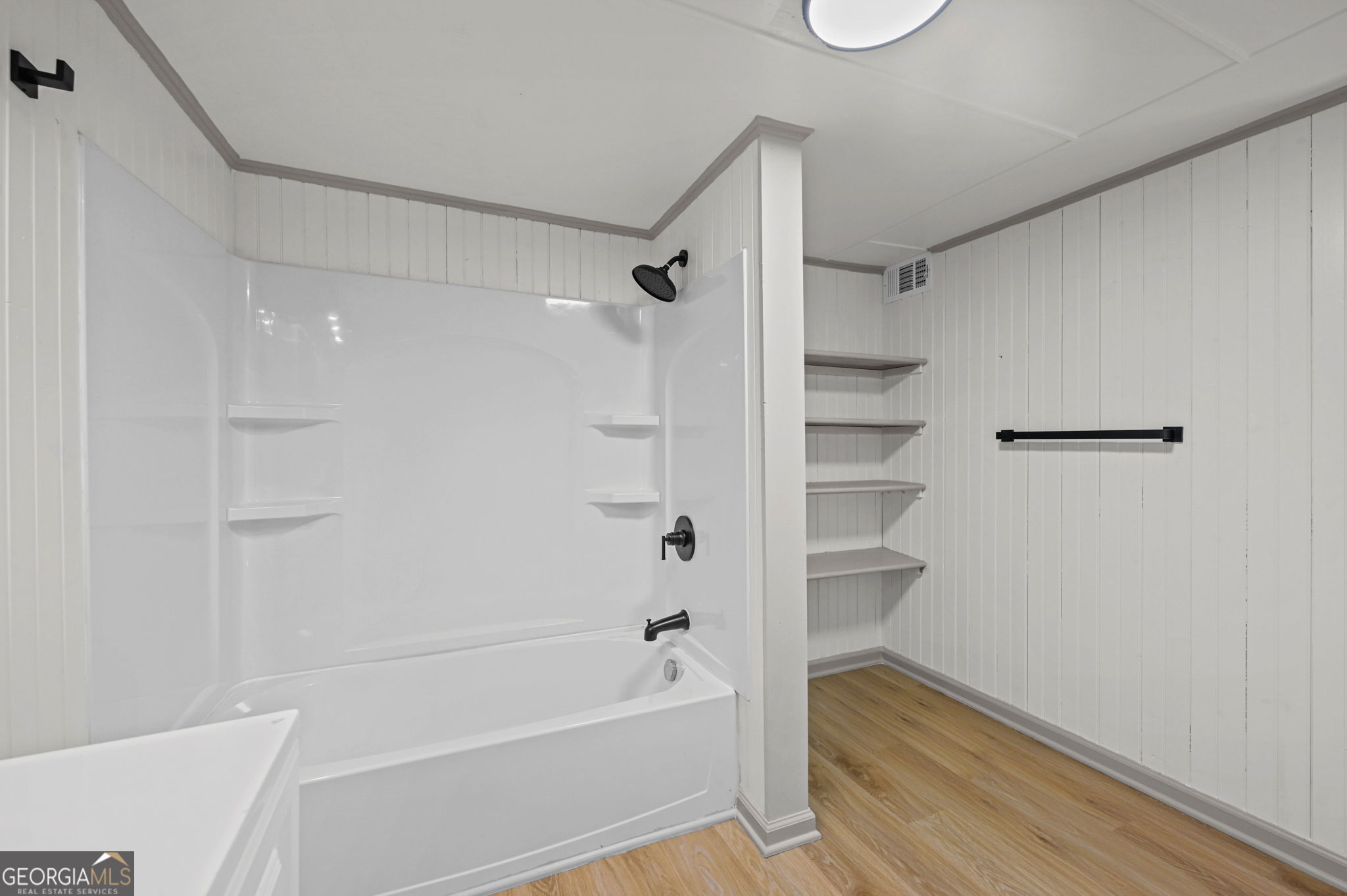 1104 E Mcintosh Road Property Photo 17