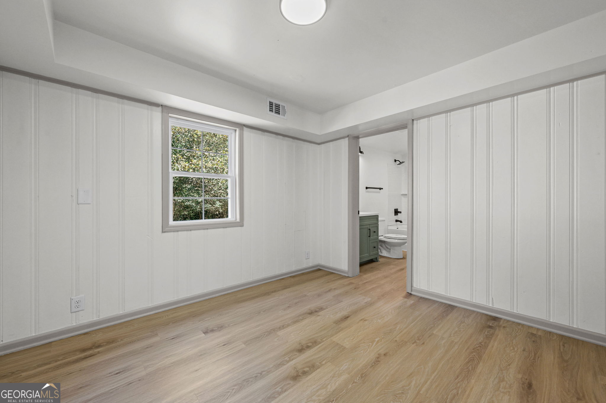 1104 E Mcintosh Road Property Photo 19