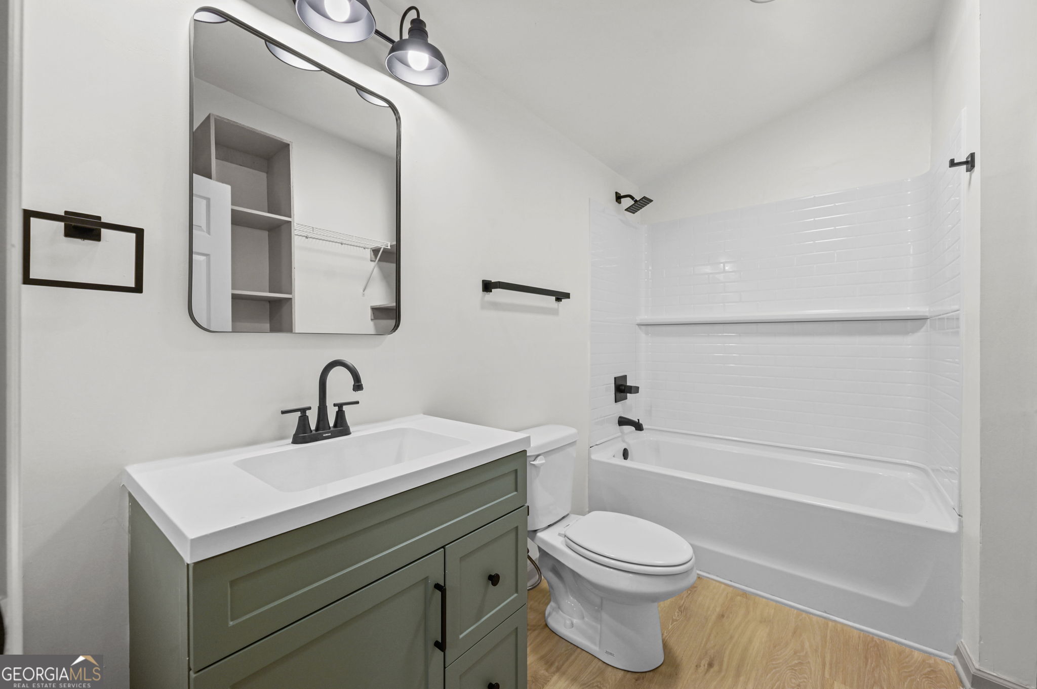 1104 E Mcintosh Road Property Photo 20
