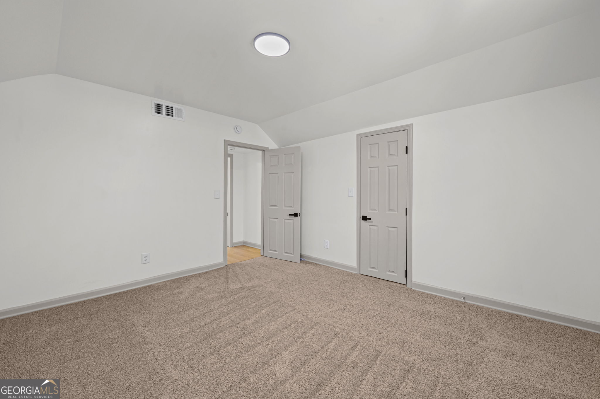 1104 E Mcintosh Road Property Photo 23