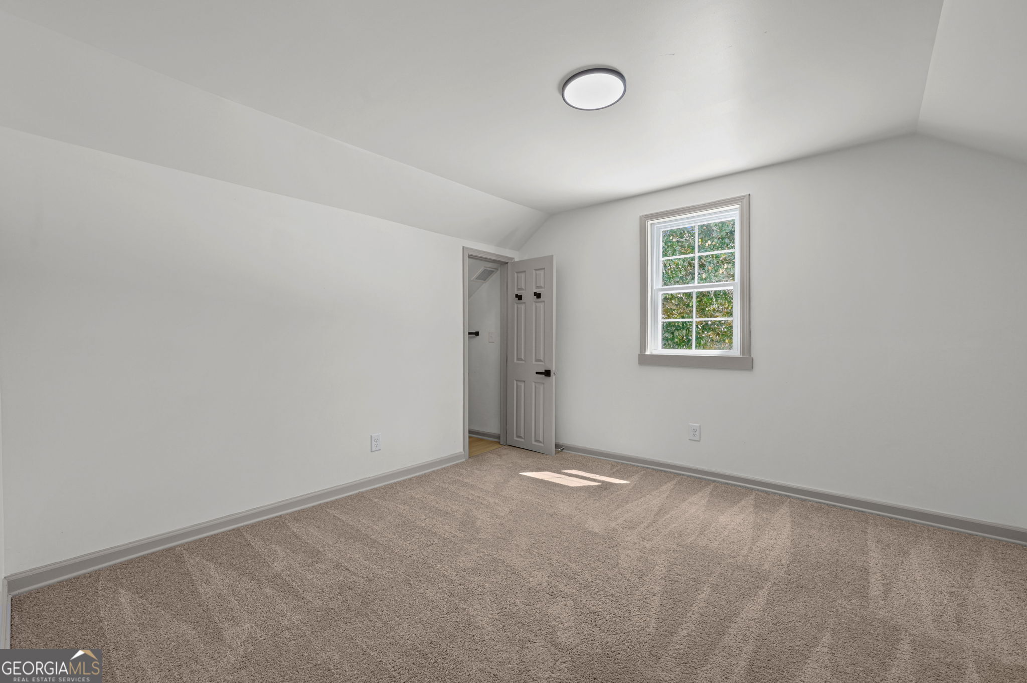1104 E Mcintosh Road Property Photo 24