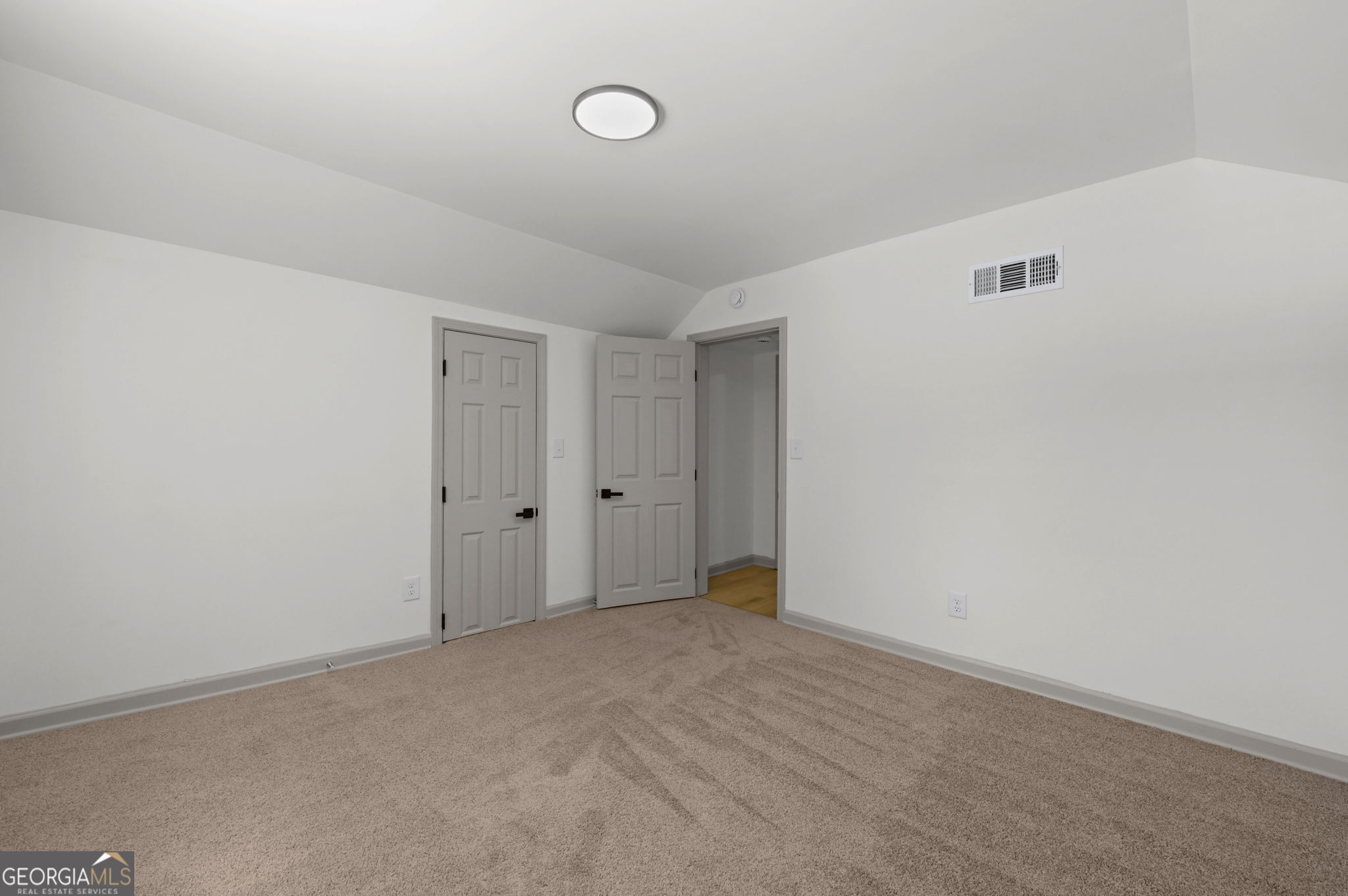 1104 E Mcintosh Road Property Photo 25