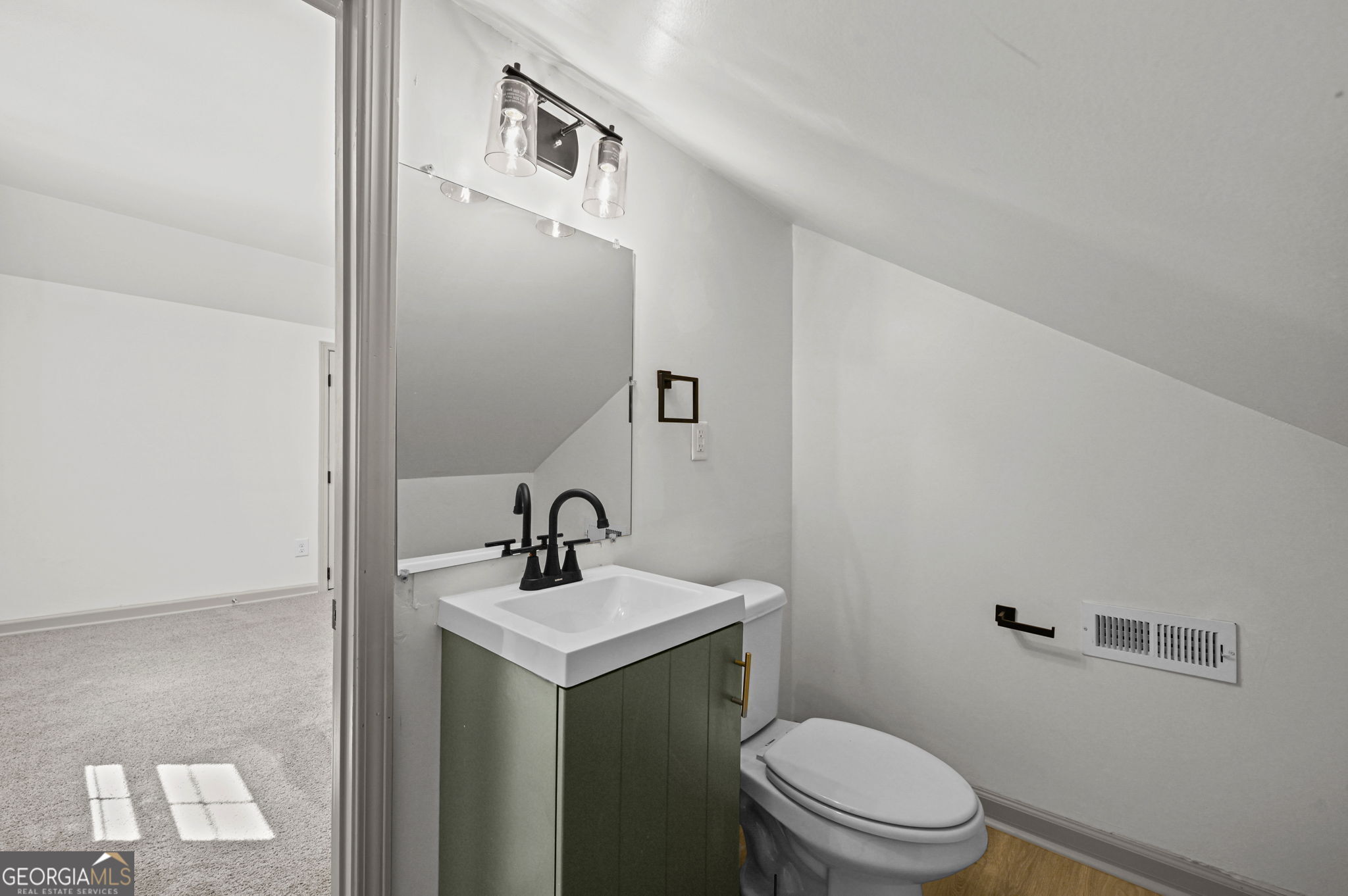 1104 E Mcintosh Road Property Photo 26