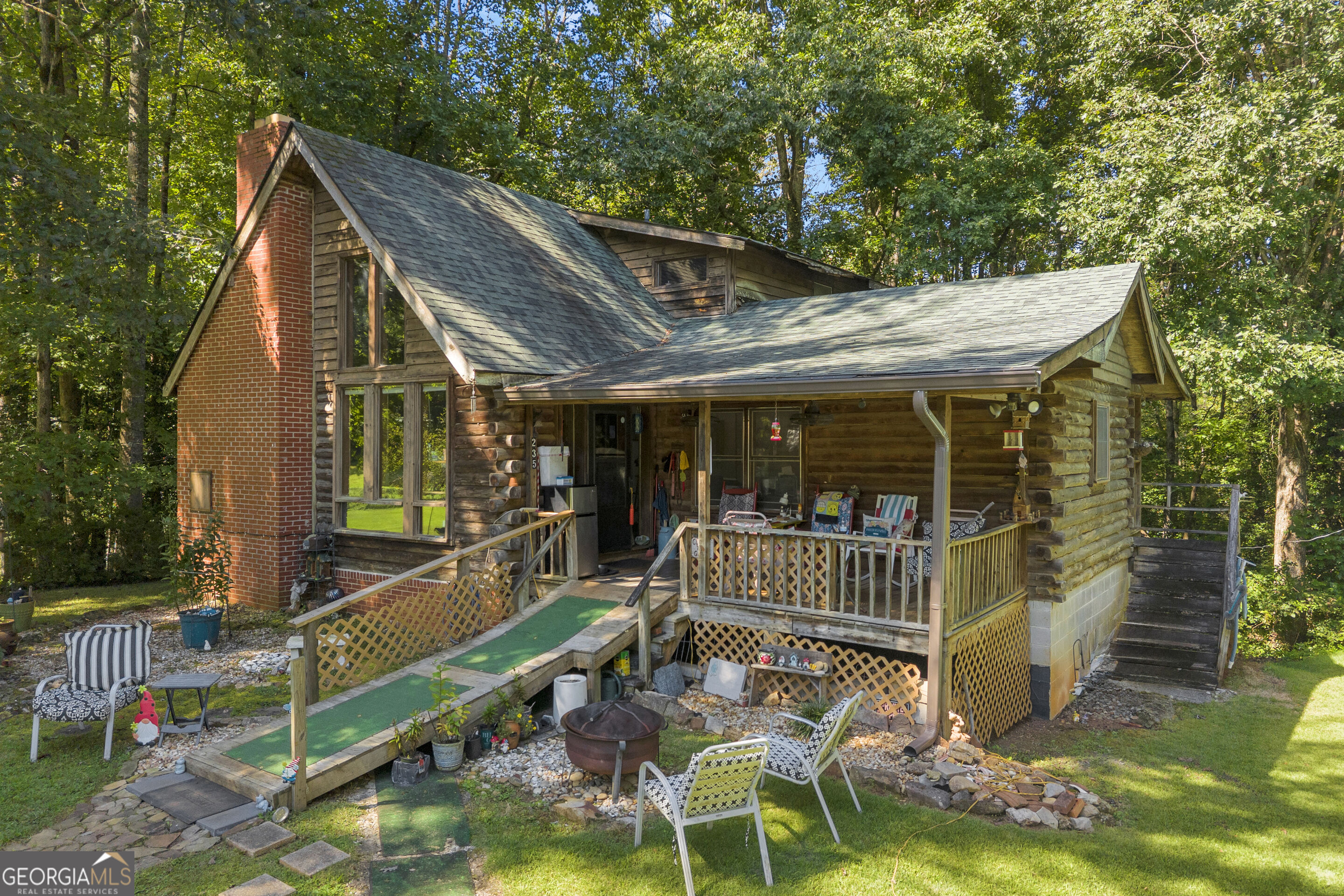 235 Evans Drive Property Photo 3