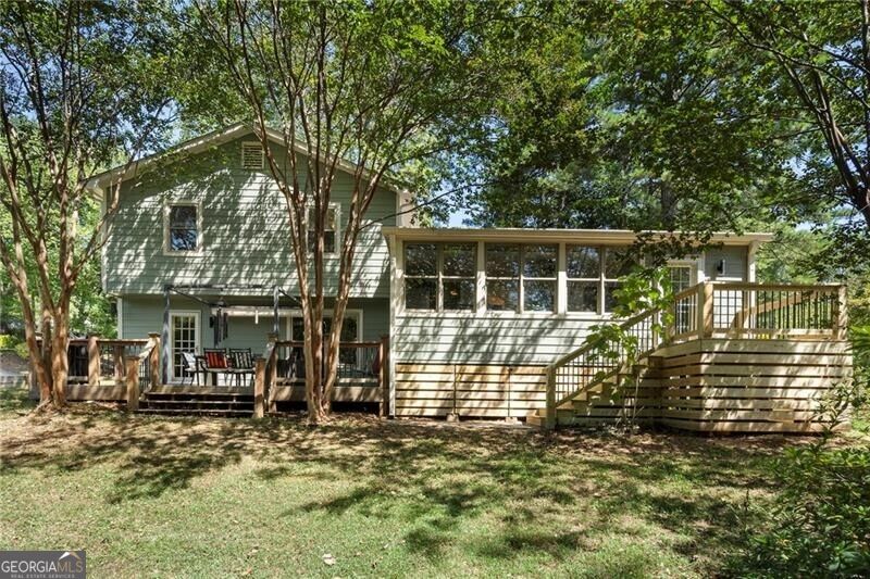 156 Settendown Trail Se Property Photo 4