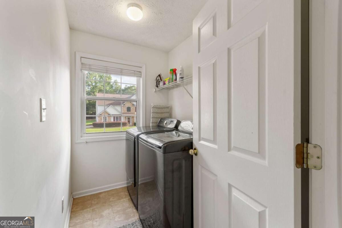 2418 Greenside Court Property Photo 15