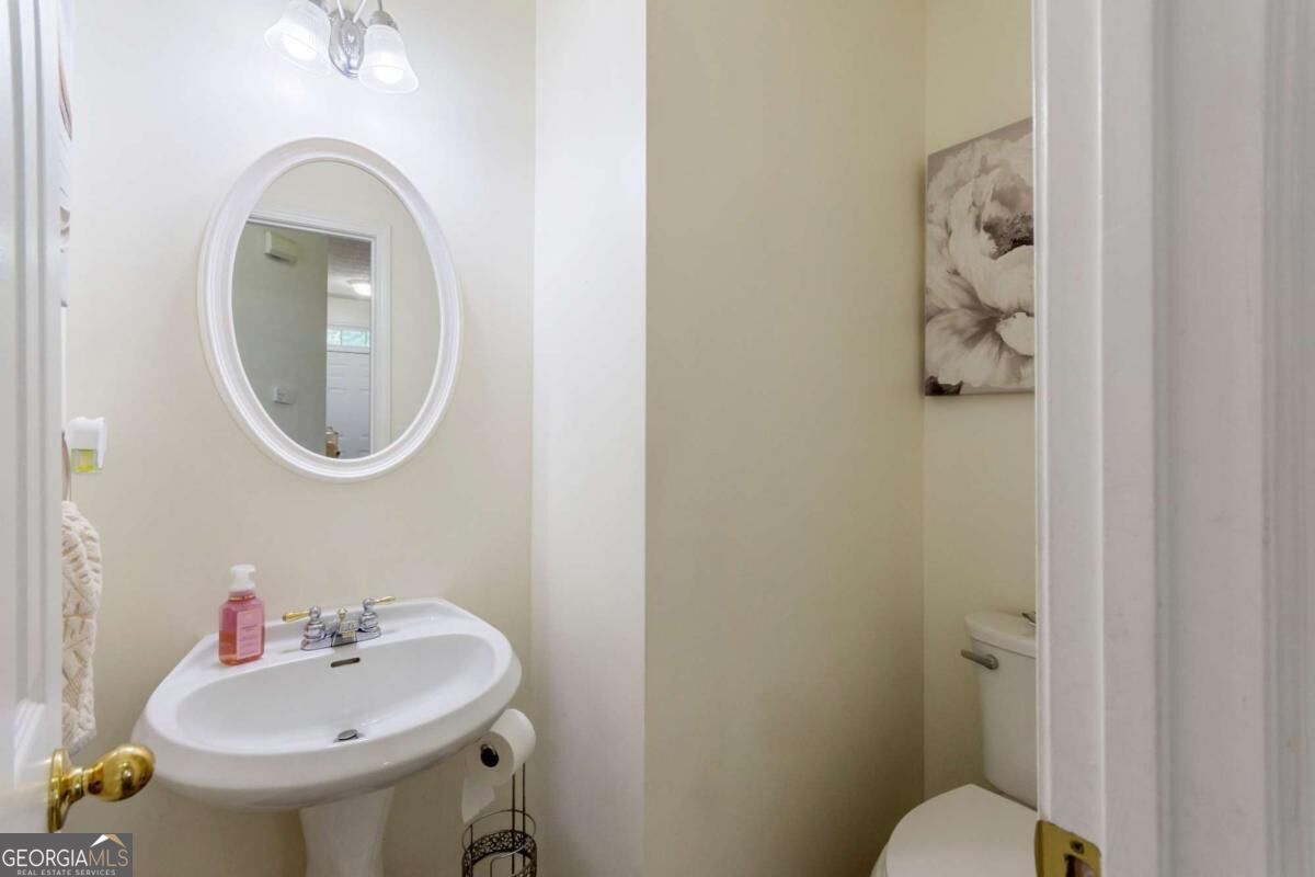 2418 Greenside Court Property Photo 16