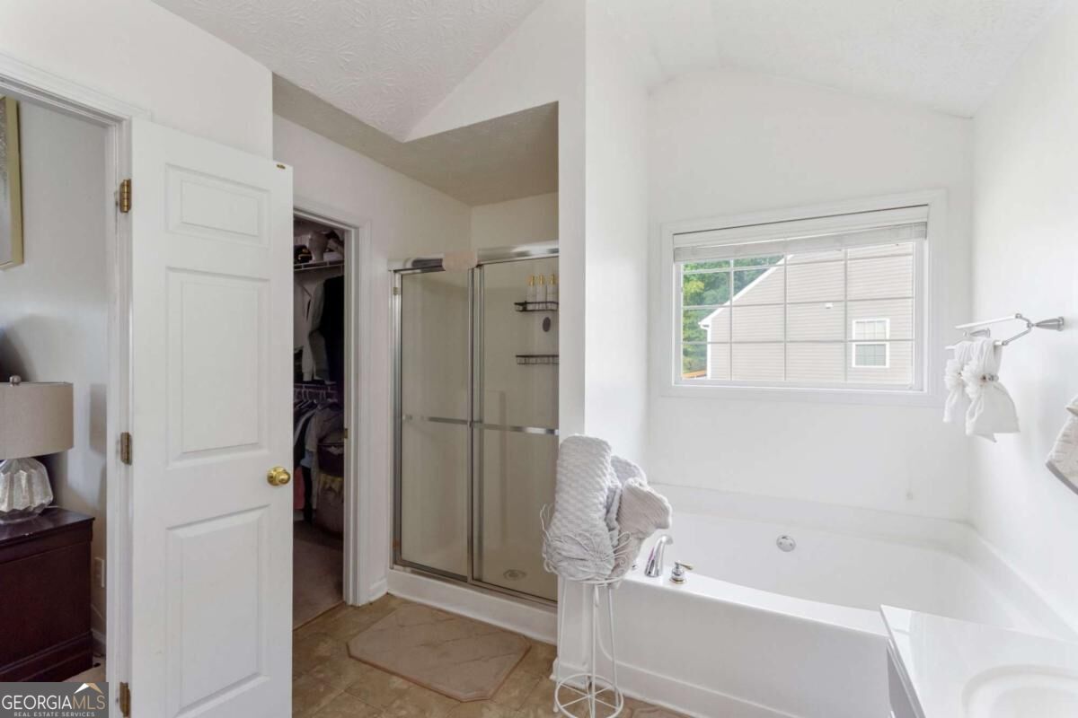 2418 Greenside Court Property Photo 21
