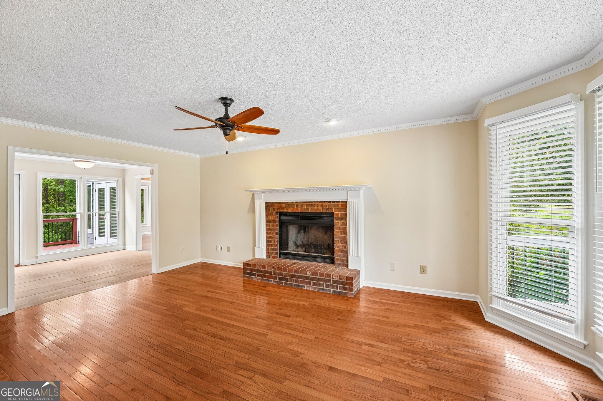 1100 Waterfall Way Property Photo 2