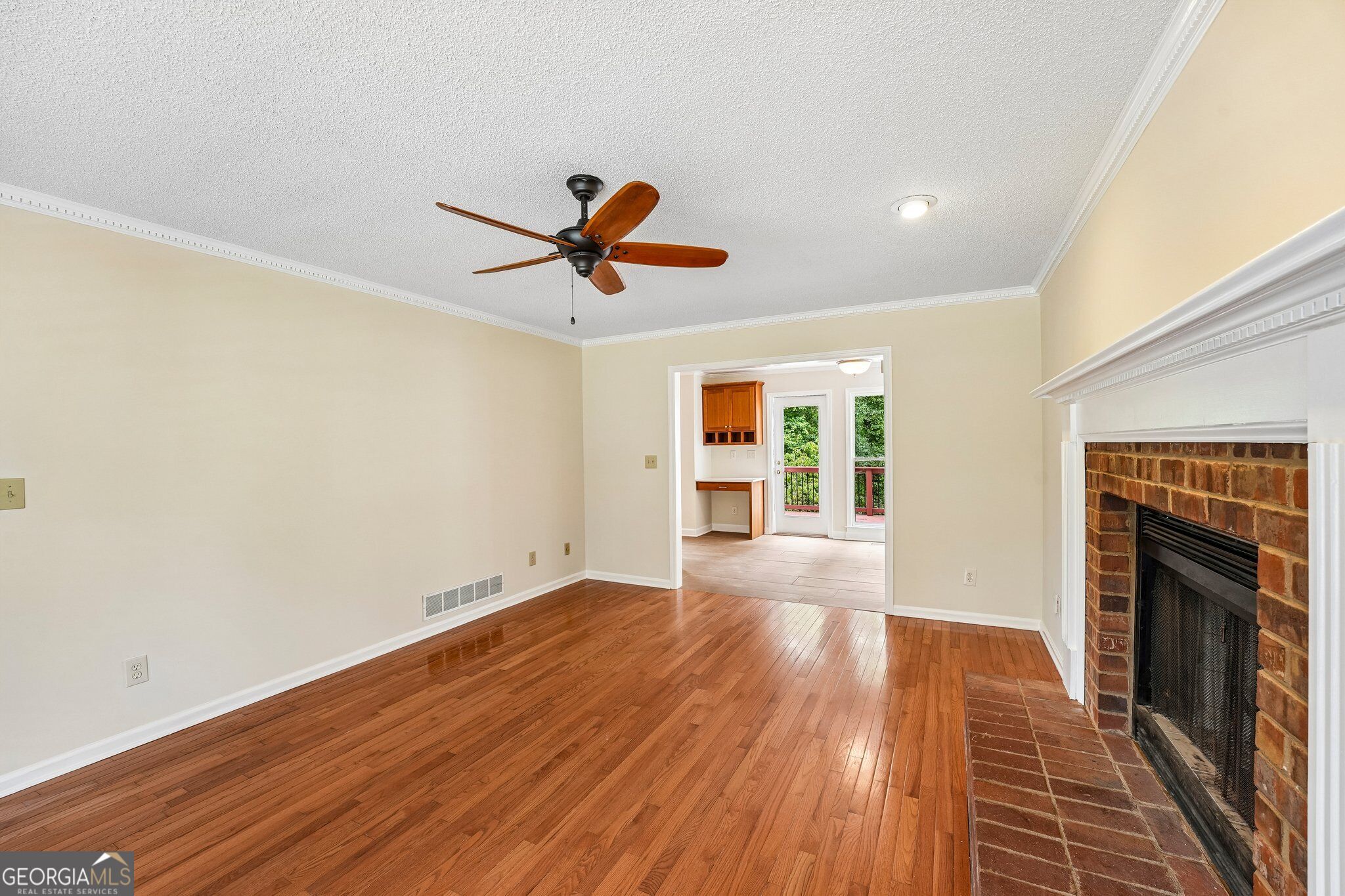 1100 Waterfall Way Property Photo 16