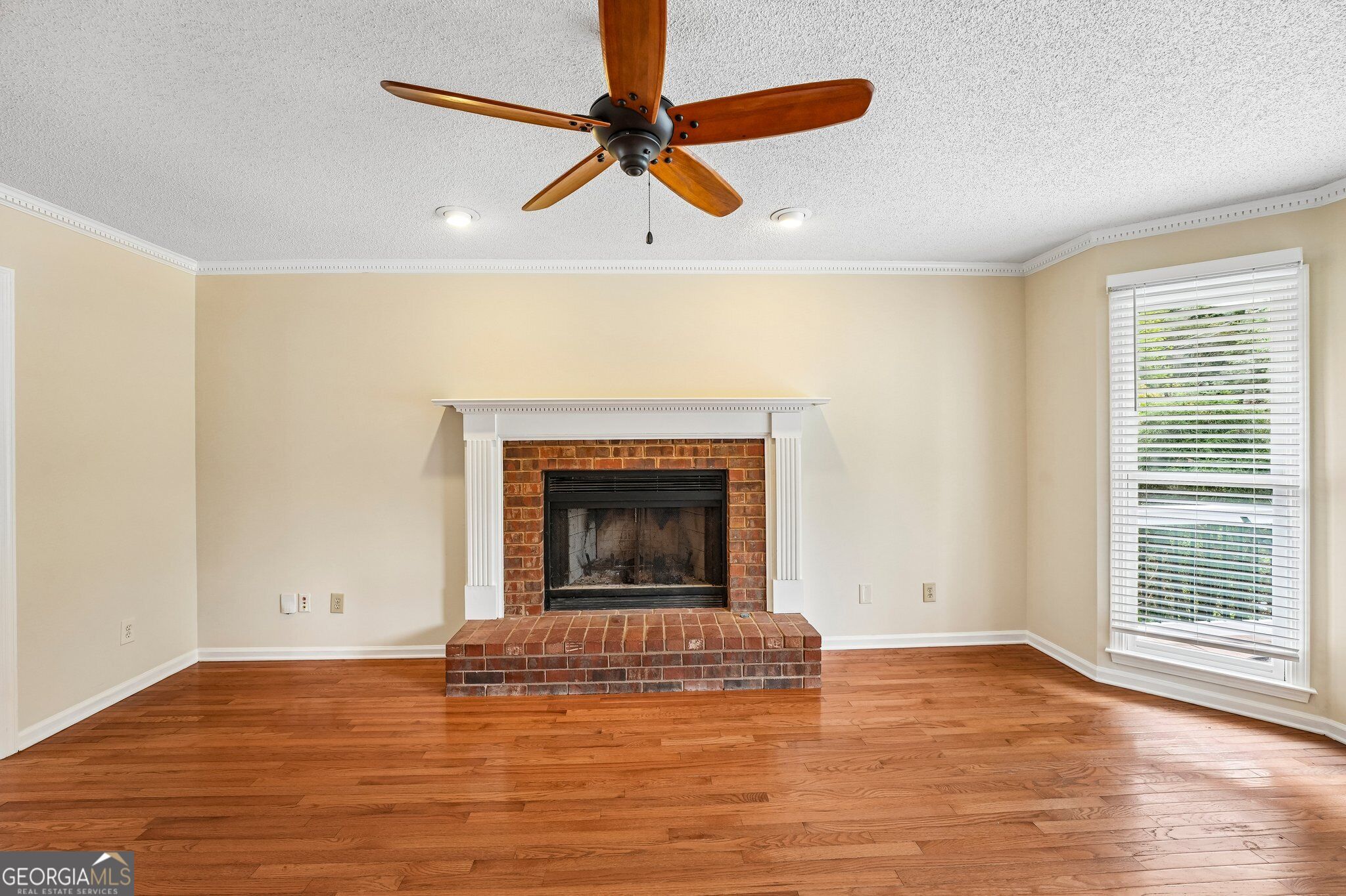 1100 Waterfall Way Property Photo 17