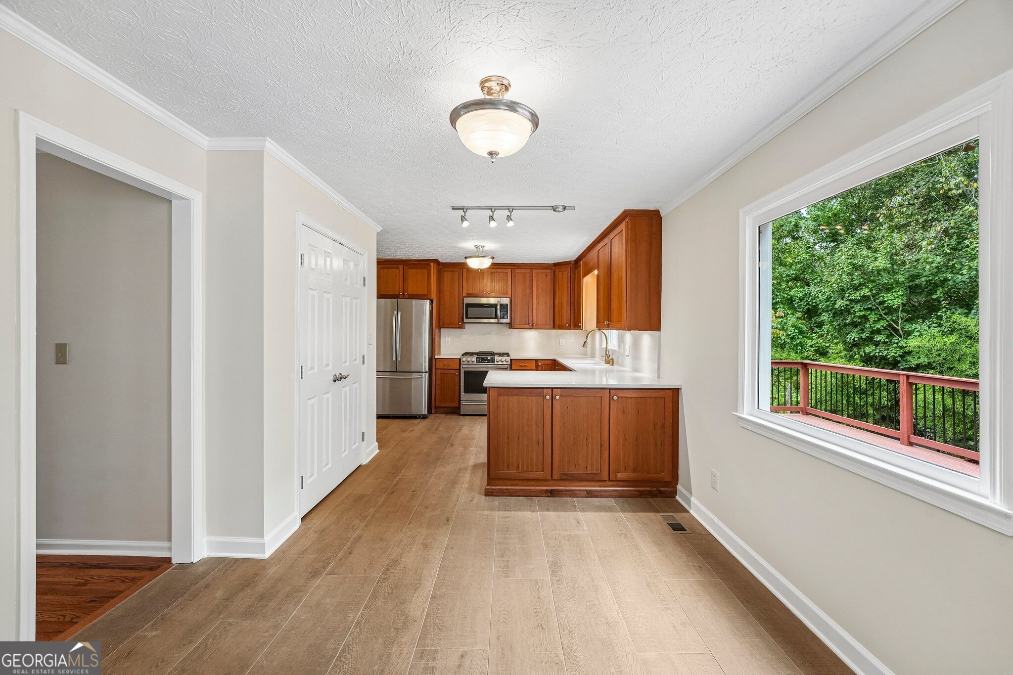 1100 Waterfall Way Property Photo 30