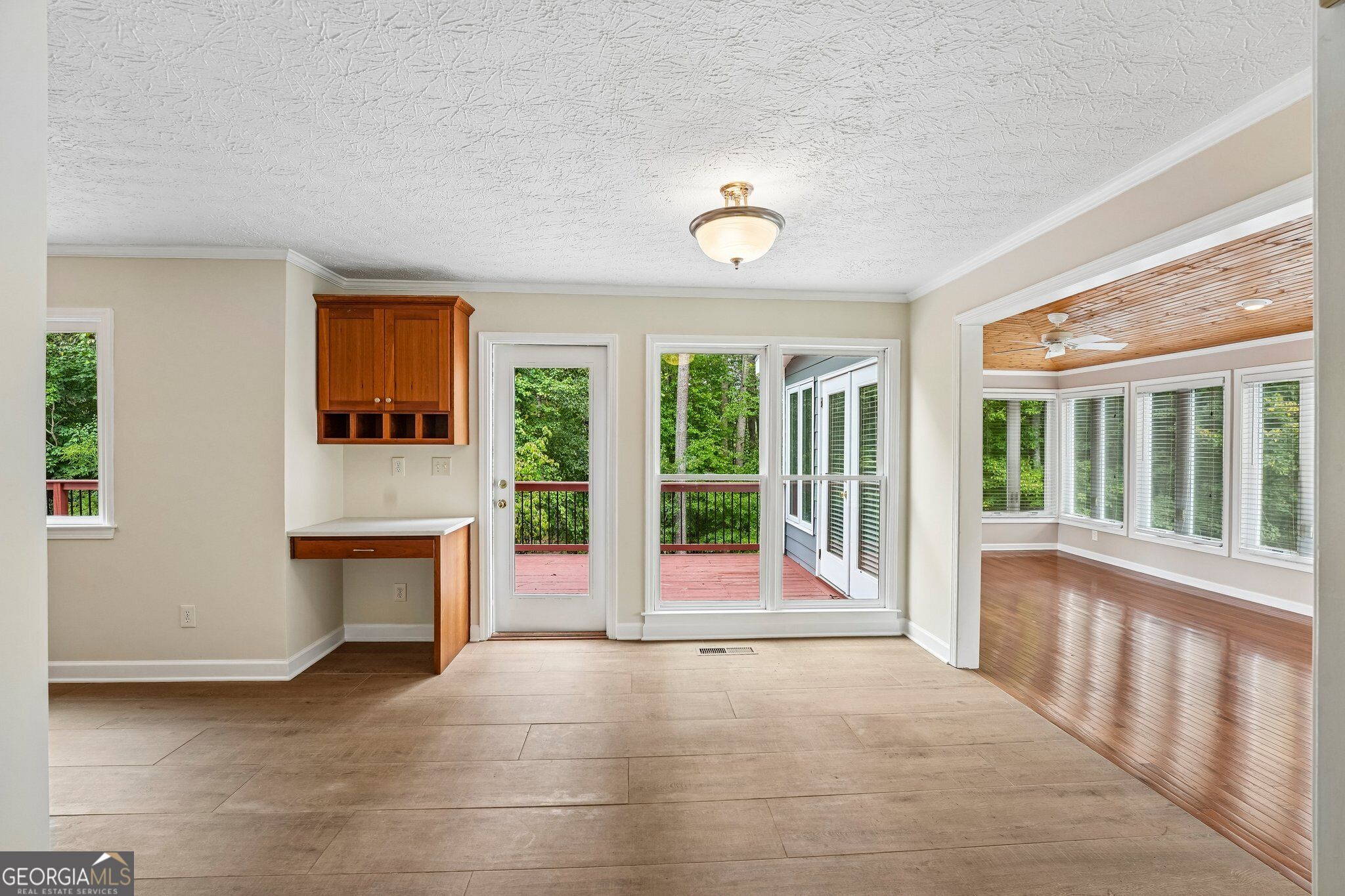 1100 Waterfall Way Property Photo 32