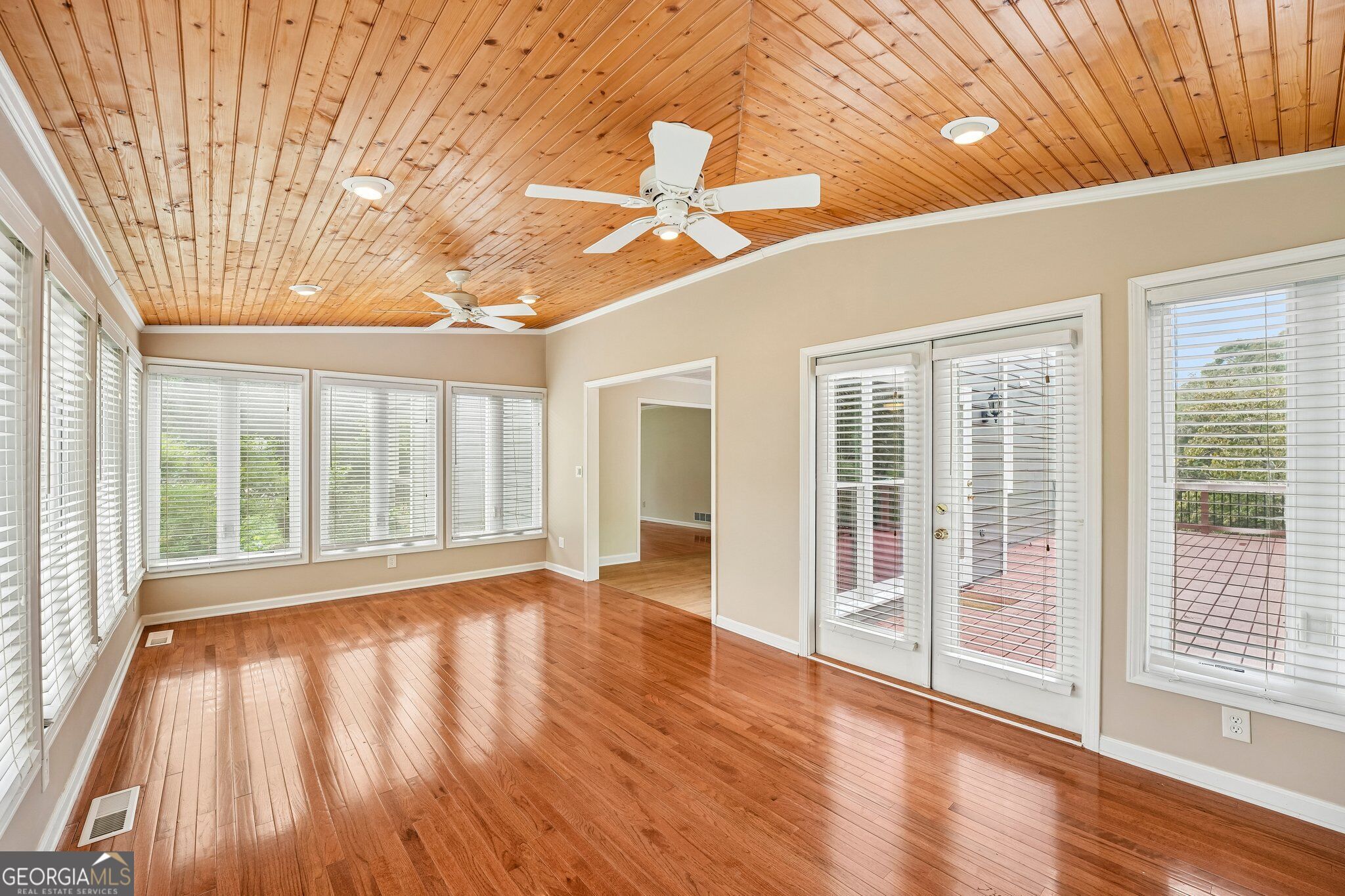 1100 Waterfall Way Property Photo 34