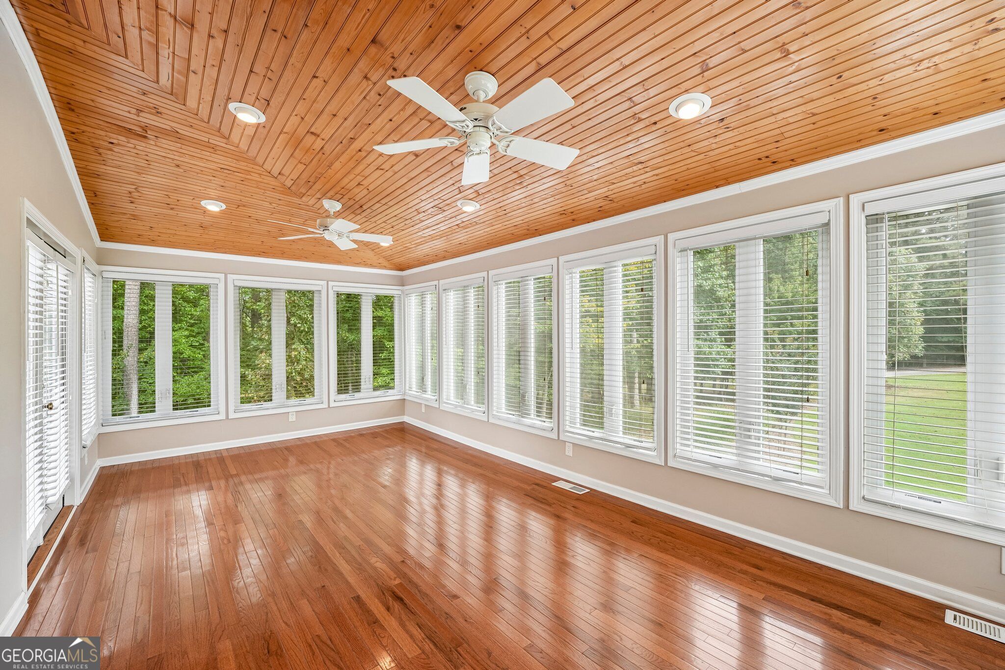 1100 Waterfall Way Property Photo 35