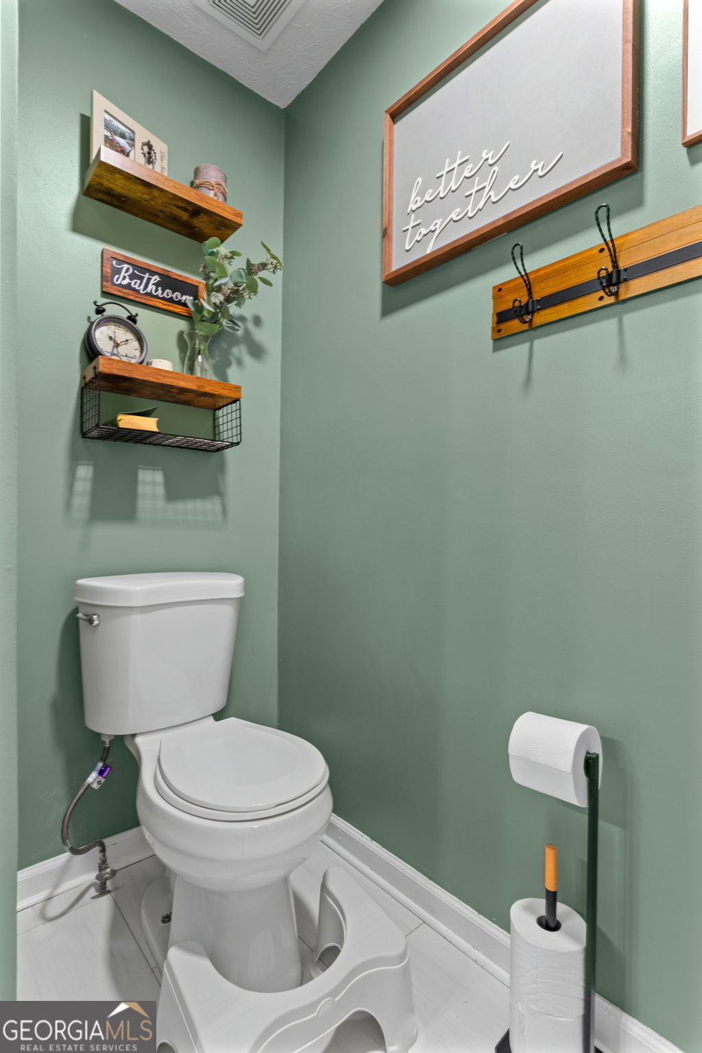 2608 Abbotts Glen Drive Nw Property Photo 15