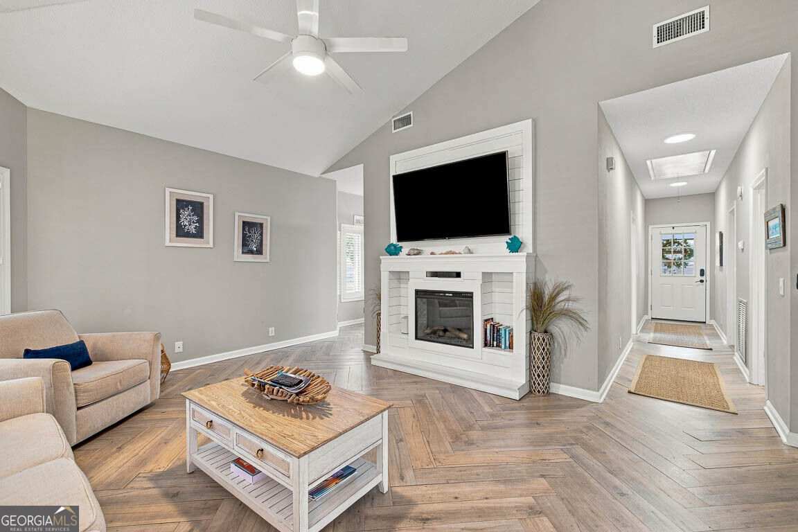 222 Circle Drive Property Photo 8