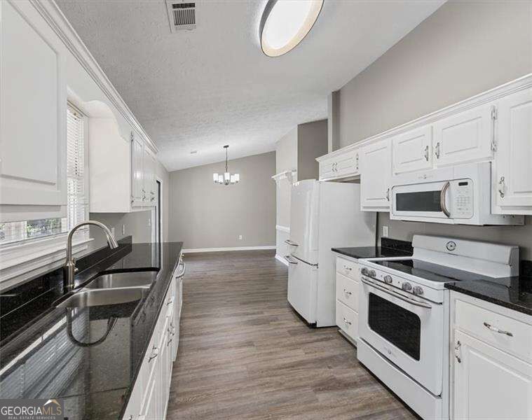 13 White Tail Drive Property Photo 10