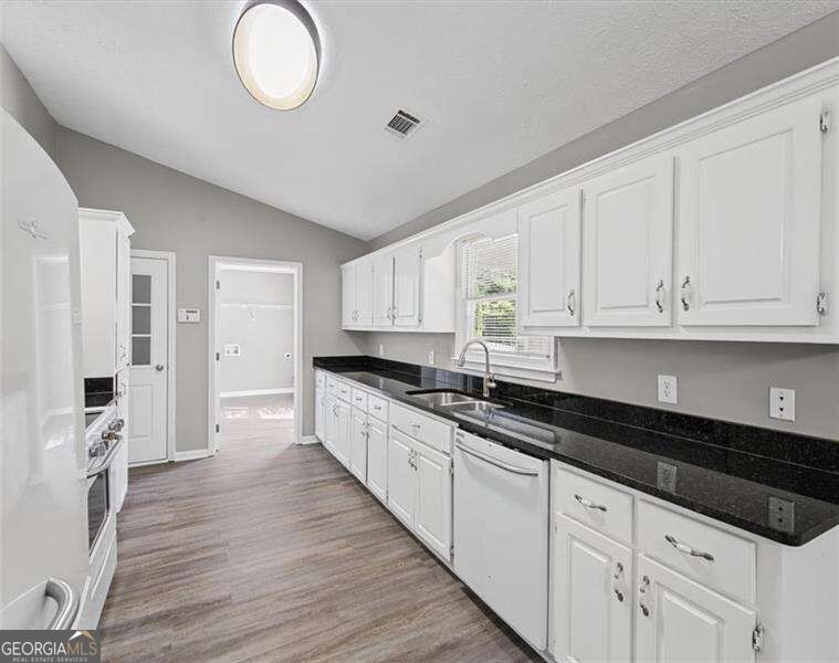 13 White Tail Drive Property Photo 11
