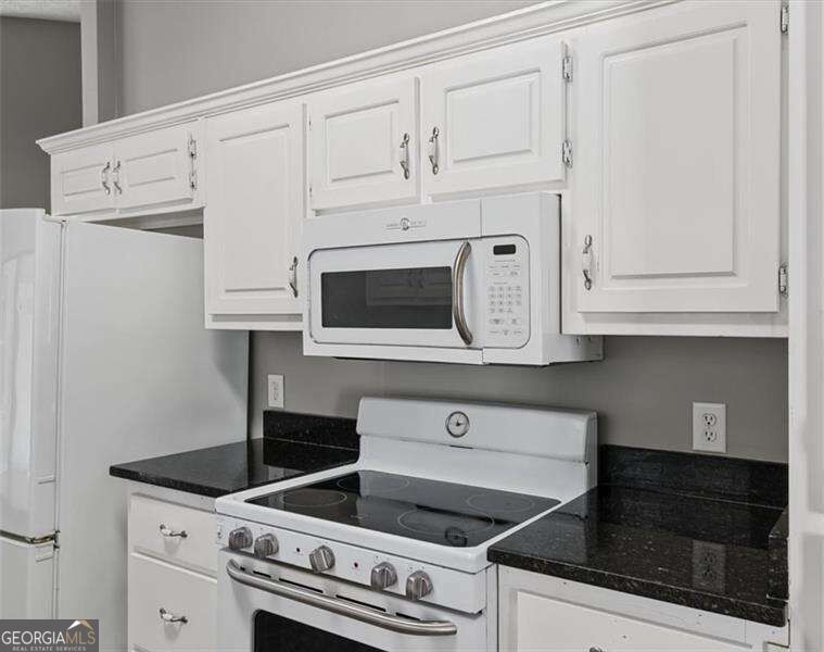 13 White Tail Drive Property Photo 12