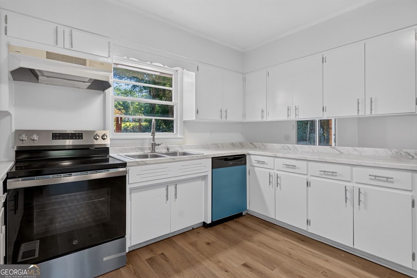 434 Pineview Terrace Property Photo 4