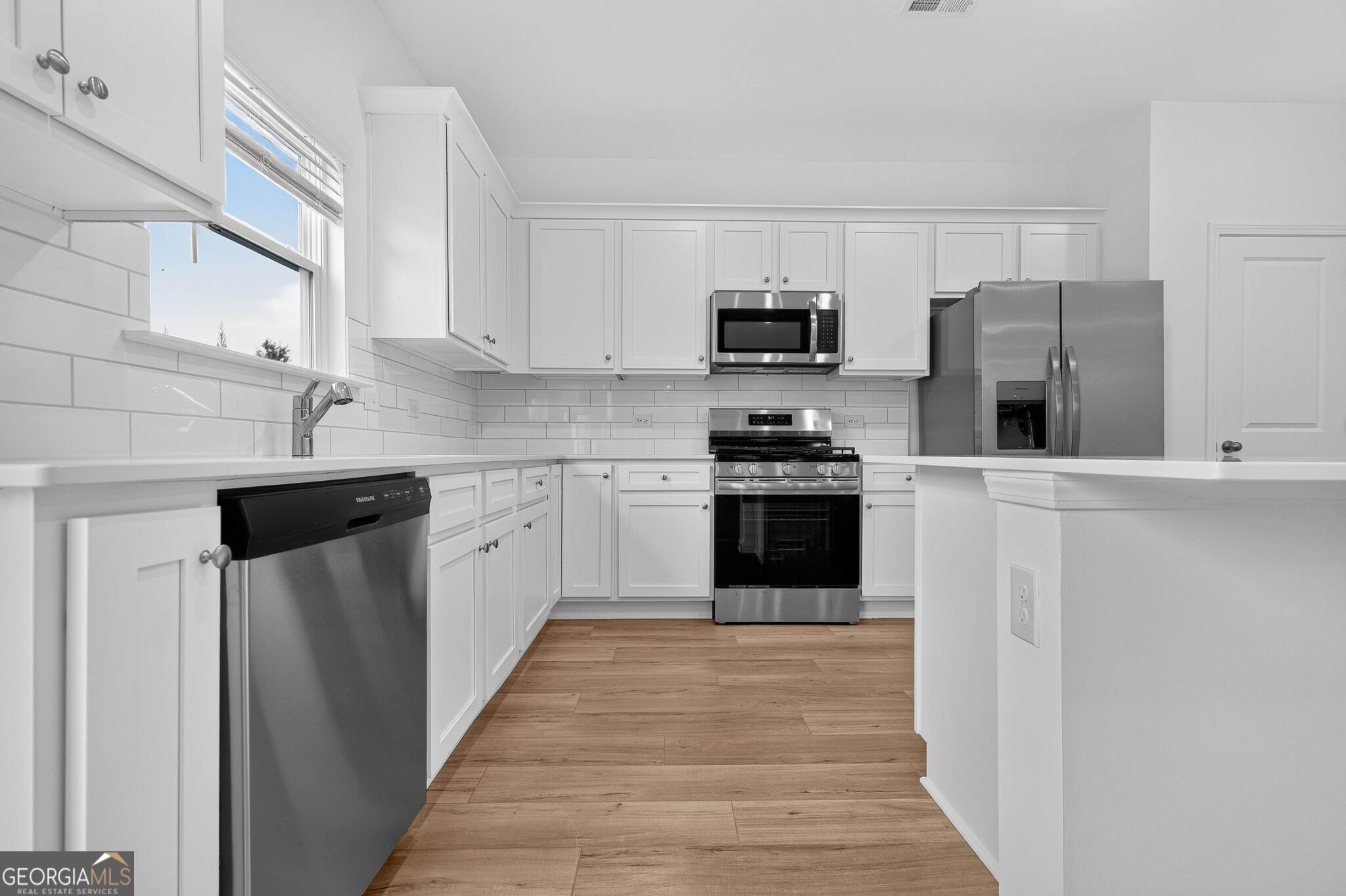 160 Hal Court Property Photo 8