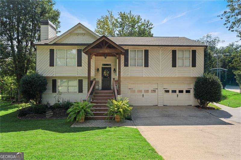 2555 Morgan Lake Drive Ne Property Photo 2