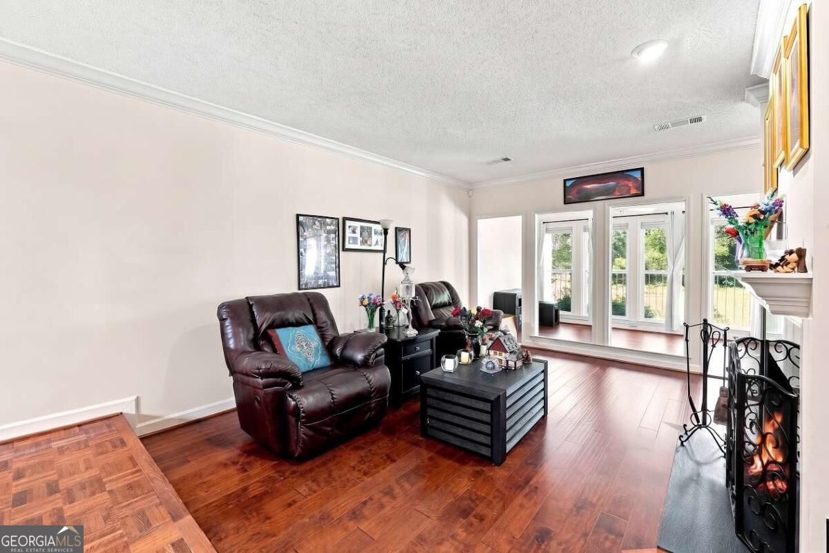 3924 Ashford Lake Court Ne Property Photo 4