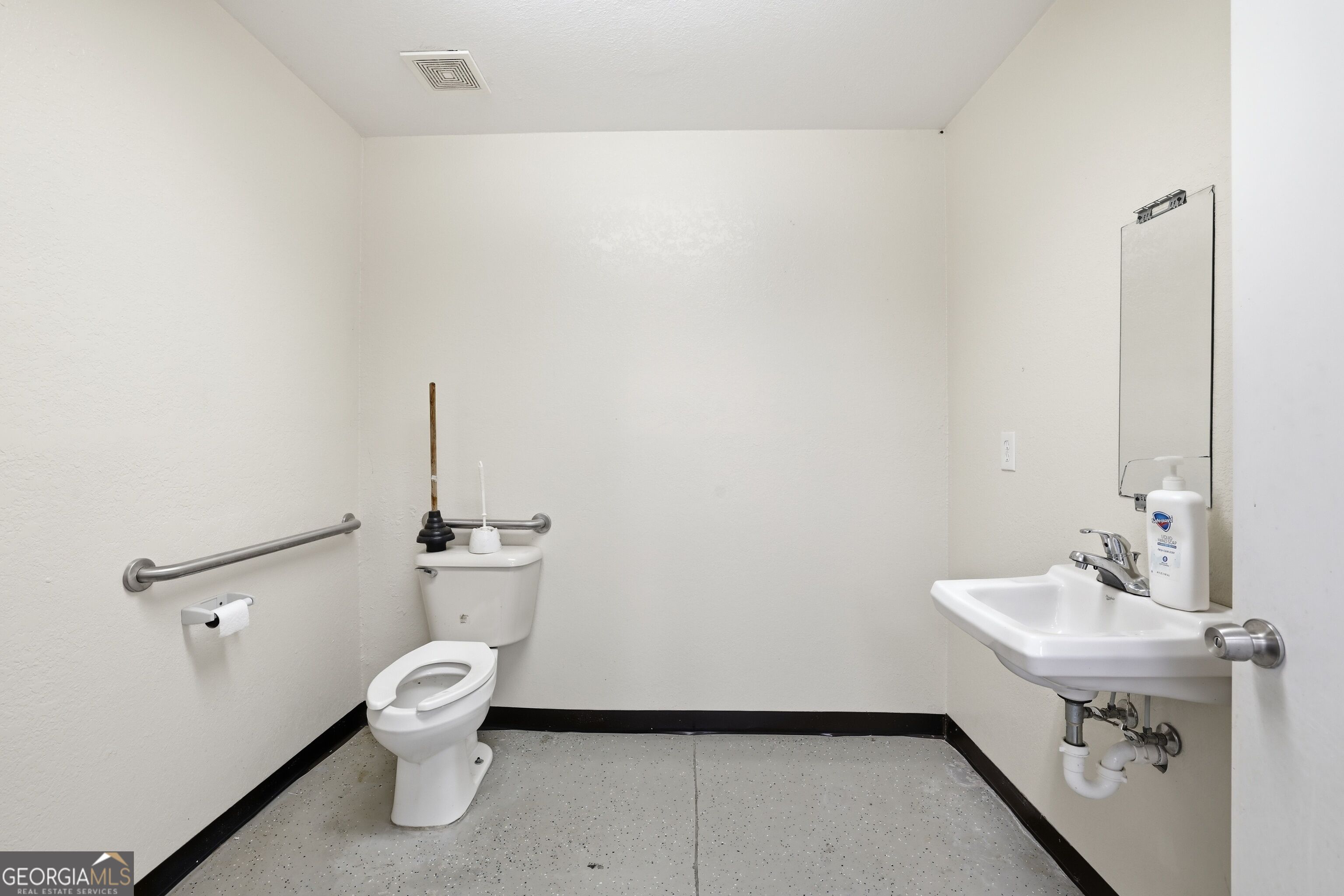 413 Shuford Street Property Photo 15