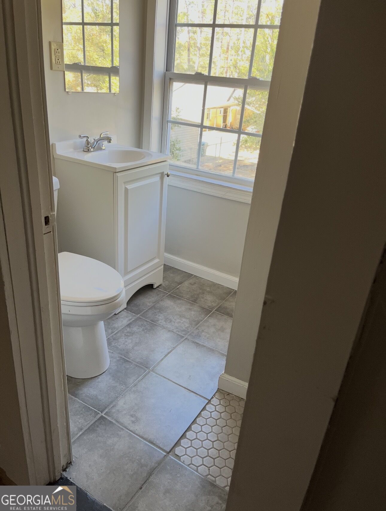 719 E 19th Avenue Property Photo 11