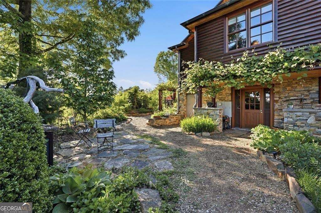 1823 Shoal Creek Road Property Photo 3