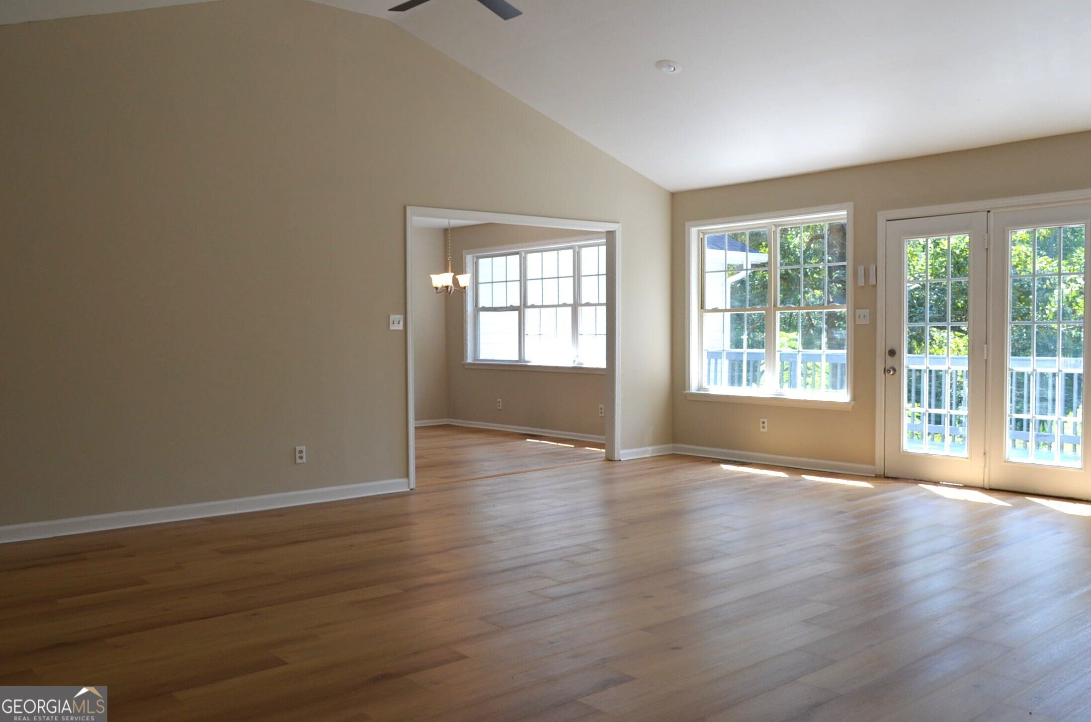 11374 Highway 74 Property Photo 4