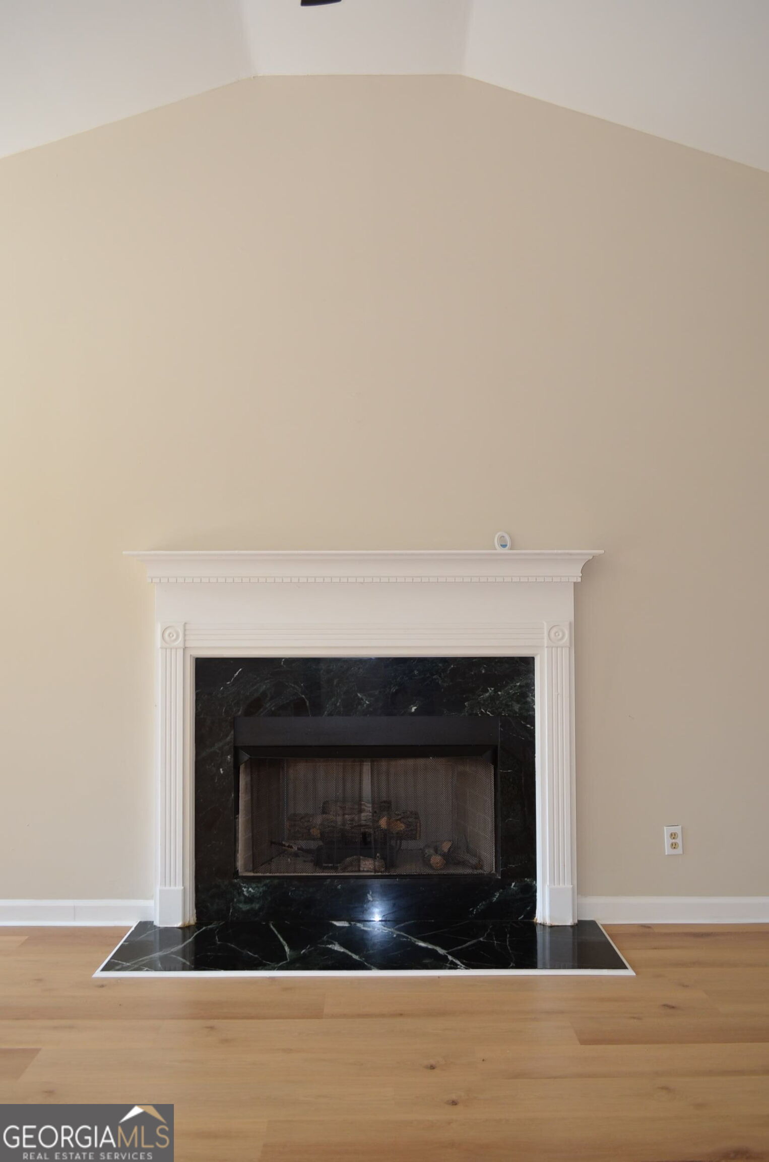 11374 Highway 74 Property Photo 6