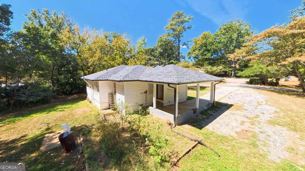 75 Collins Road Property Photo 4