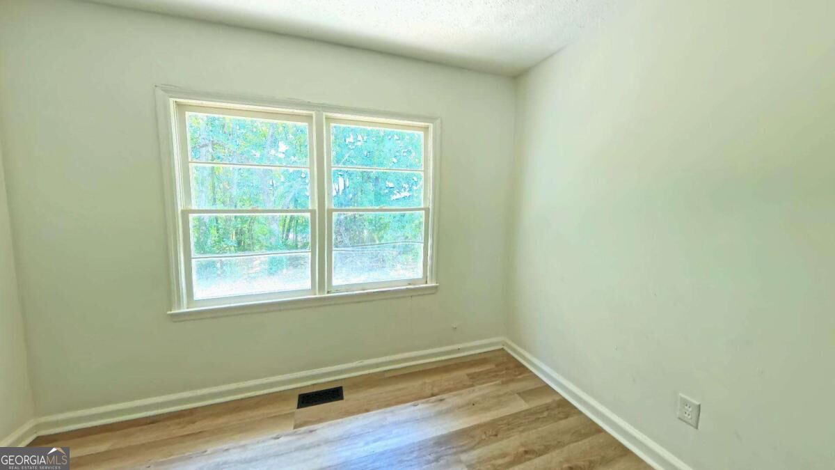 75 Collins Road Property Photo 20