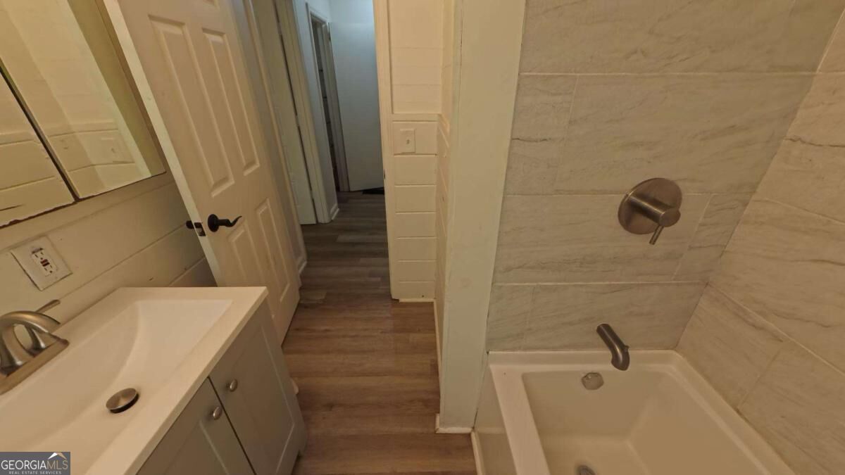 75 Collins Road Property Photo 24