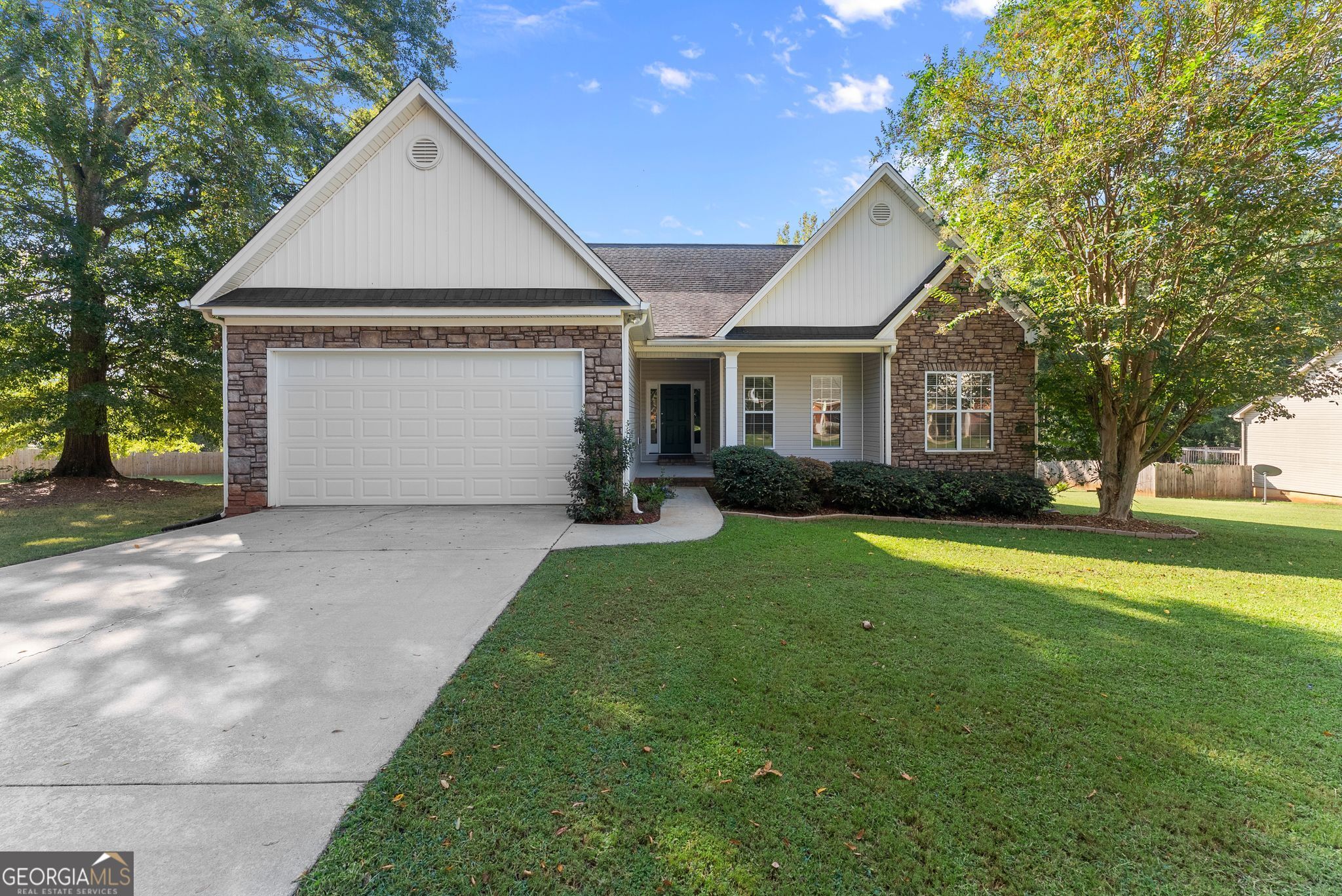 27 Woods Way Property Photo 1