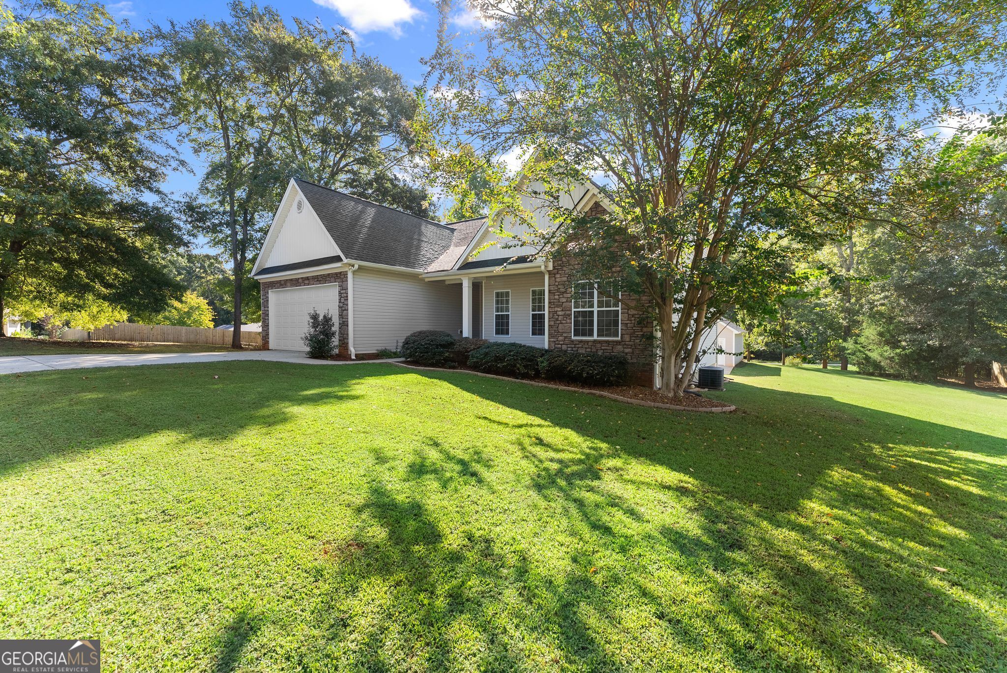 27 Woods Way Property Photo 3