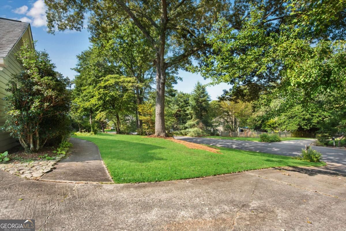 1870 Beckett Drive Property Photo 4