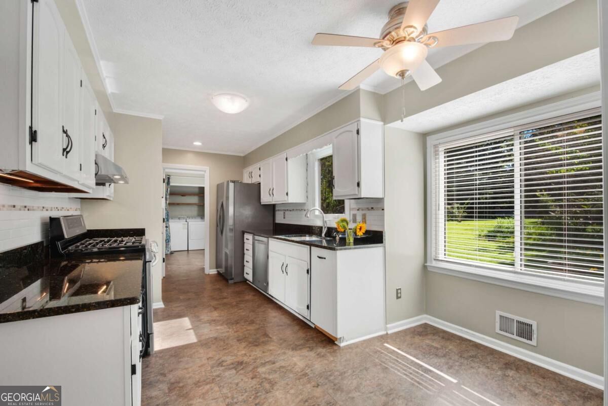 1870 Beckett Drive Property Photo 16