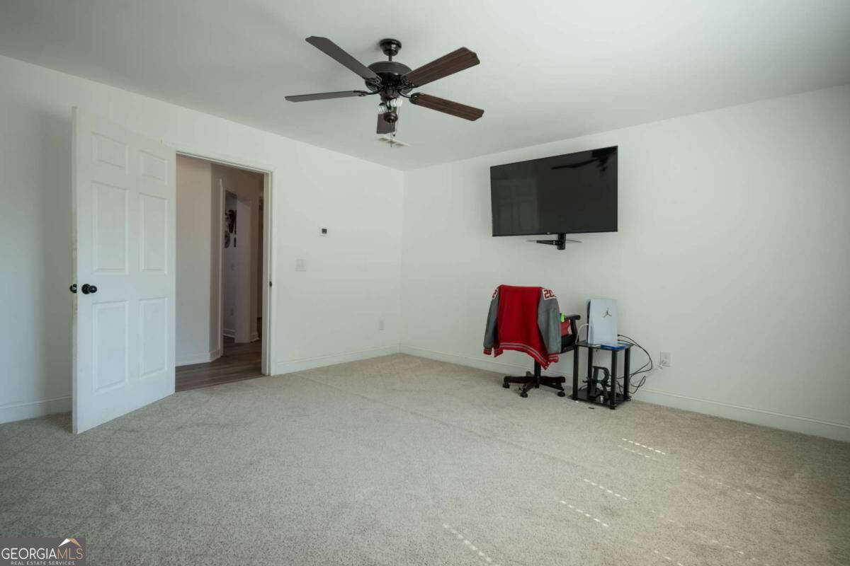 275 Woodbury Lane Property Photo 25