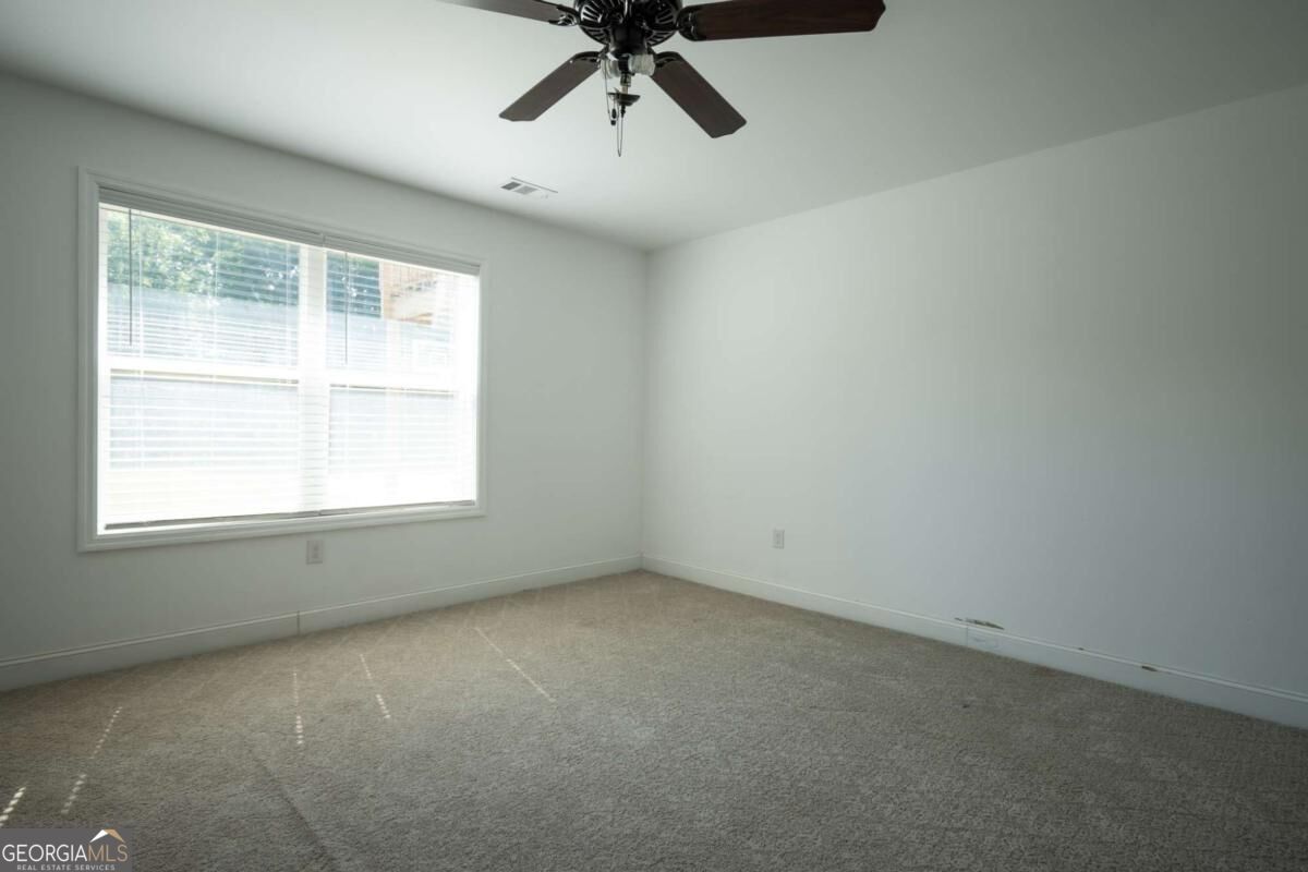 275 Woodbury Lane Property Photo 27