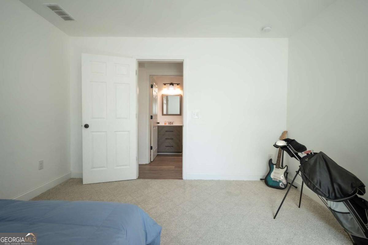 275 Woodbury Lane Property Photo 29