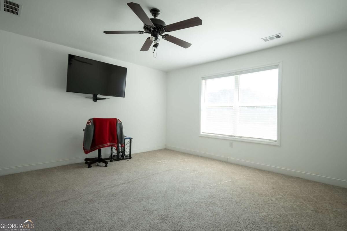 275 Woodbury Lane Property Photo 30
