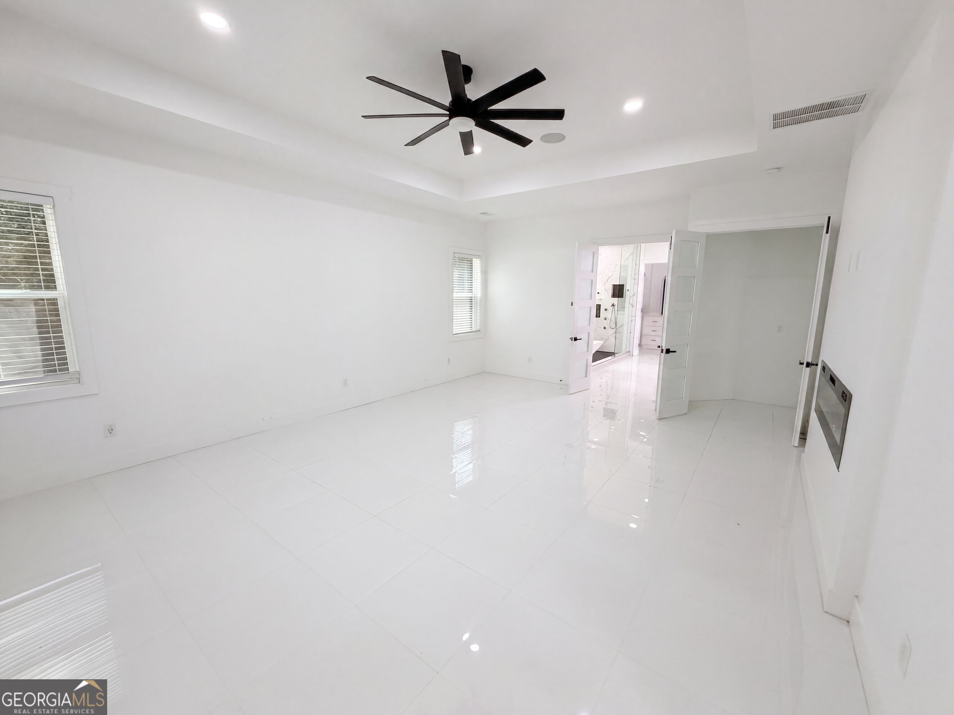 214 Coastline Road Property Photo 4