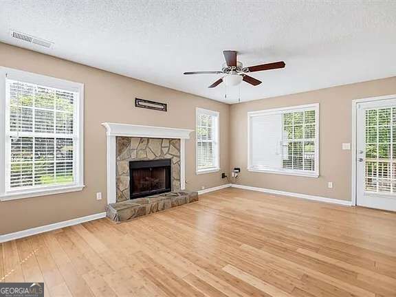415 Willow Lane Property Photo 5