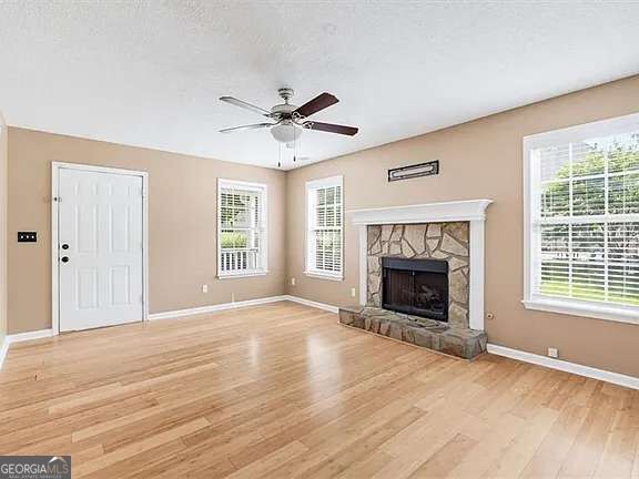 415 Willow Lane Property Photo 6