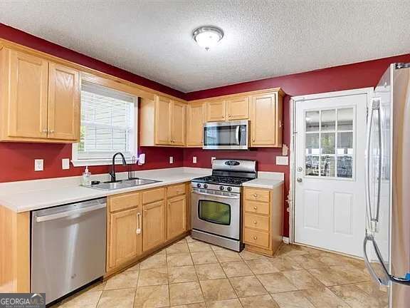 415 Willow Lane Property Photo 7