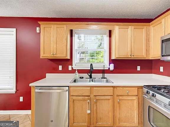 415 Willow Lane Property Photo 8
