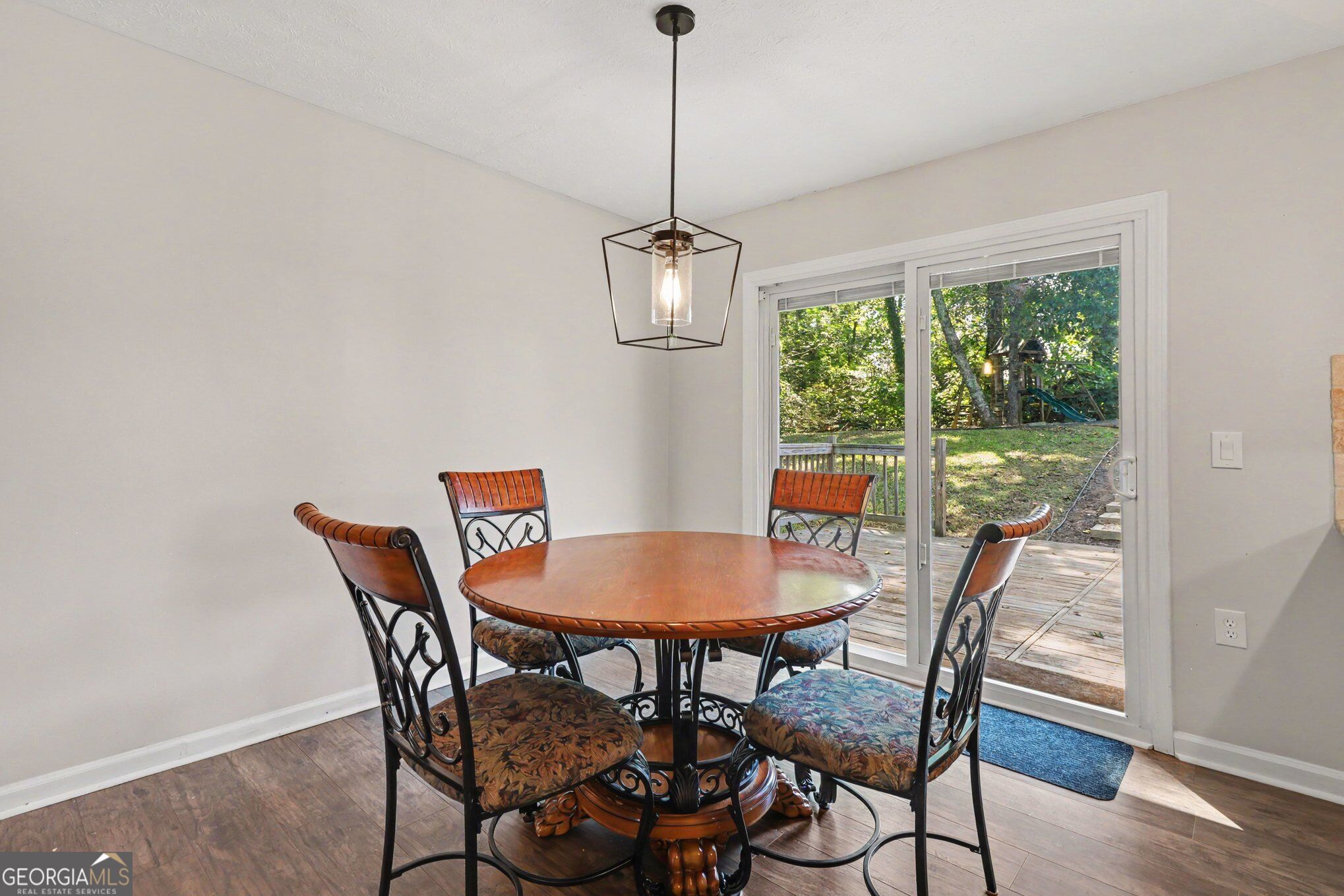 745 Pioneer Road Property Photo 3